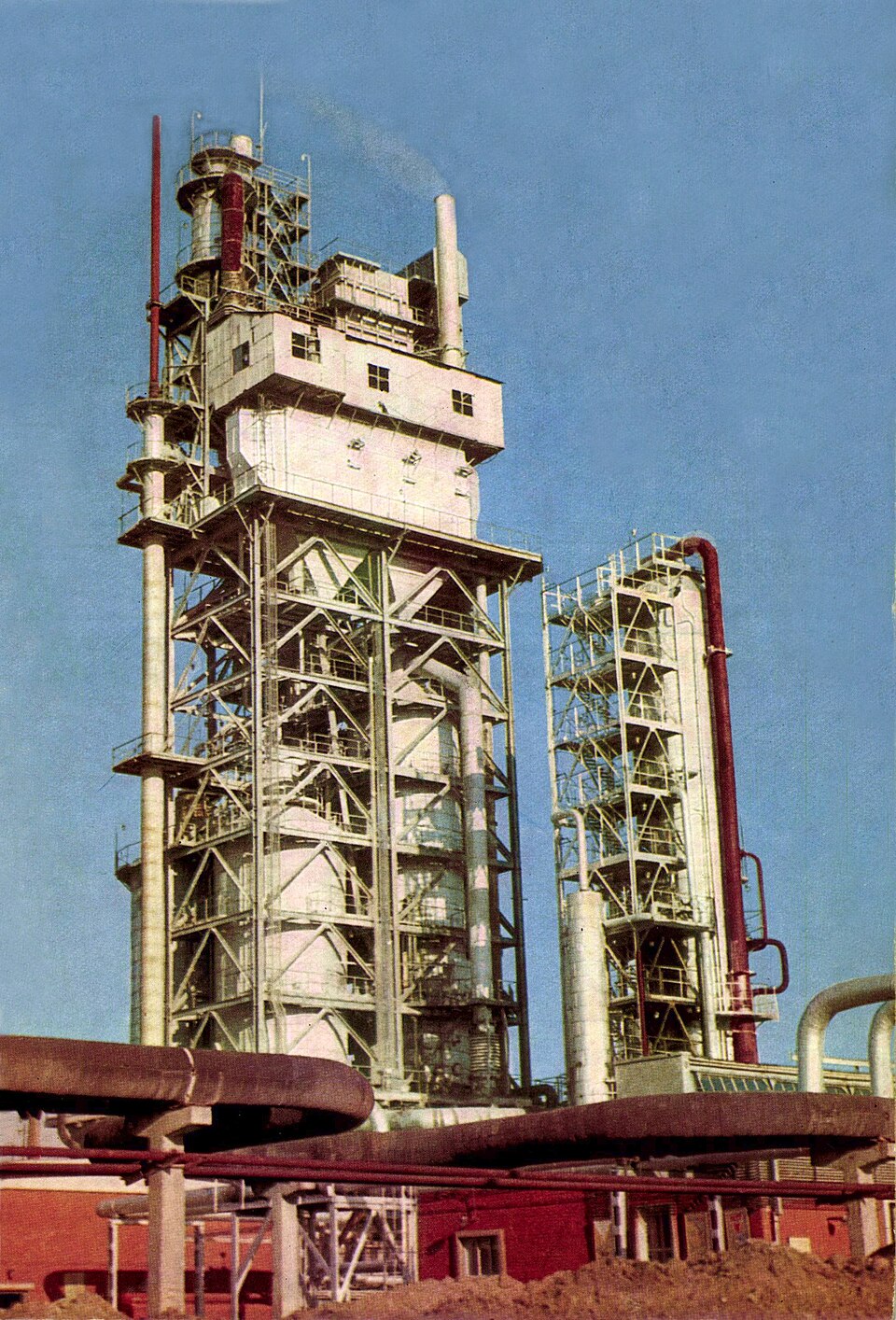 A catalytic cracking unit at an oil refinery